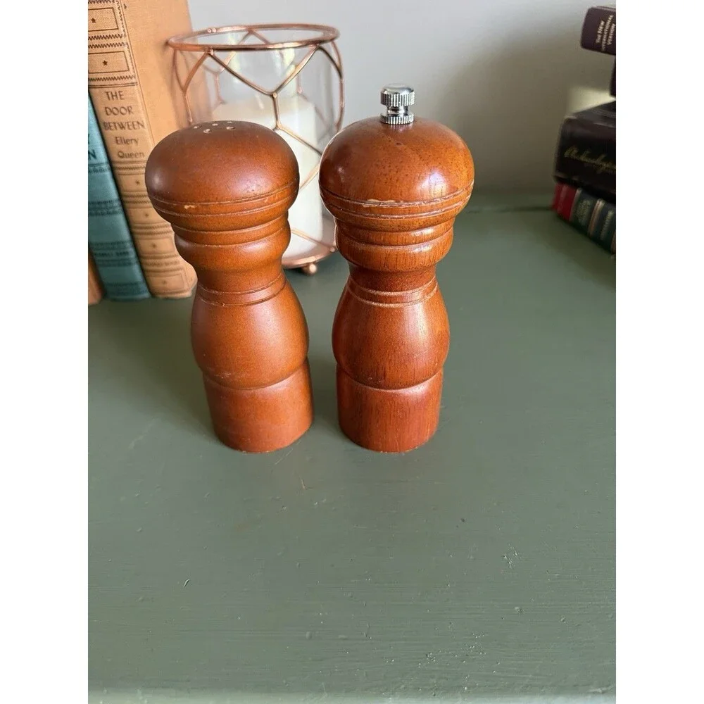 Penzeys Spices Wood Salt Shaker & Pepper Mill Set Gesundheit Grinder Kitchen